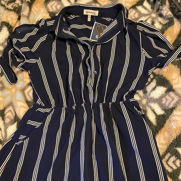 Monteau Dresses & Skirts - Adorable Blue & White Dress